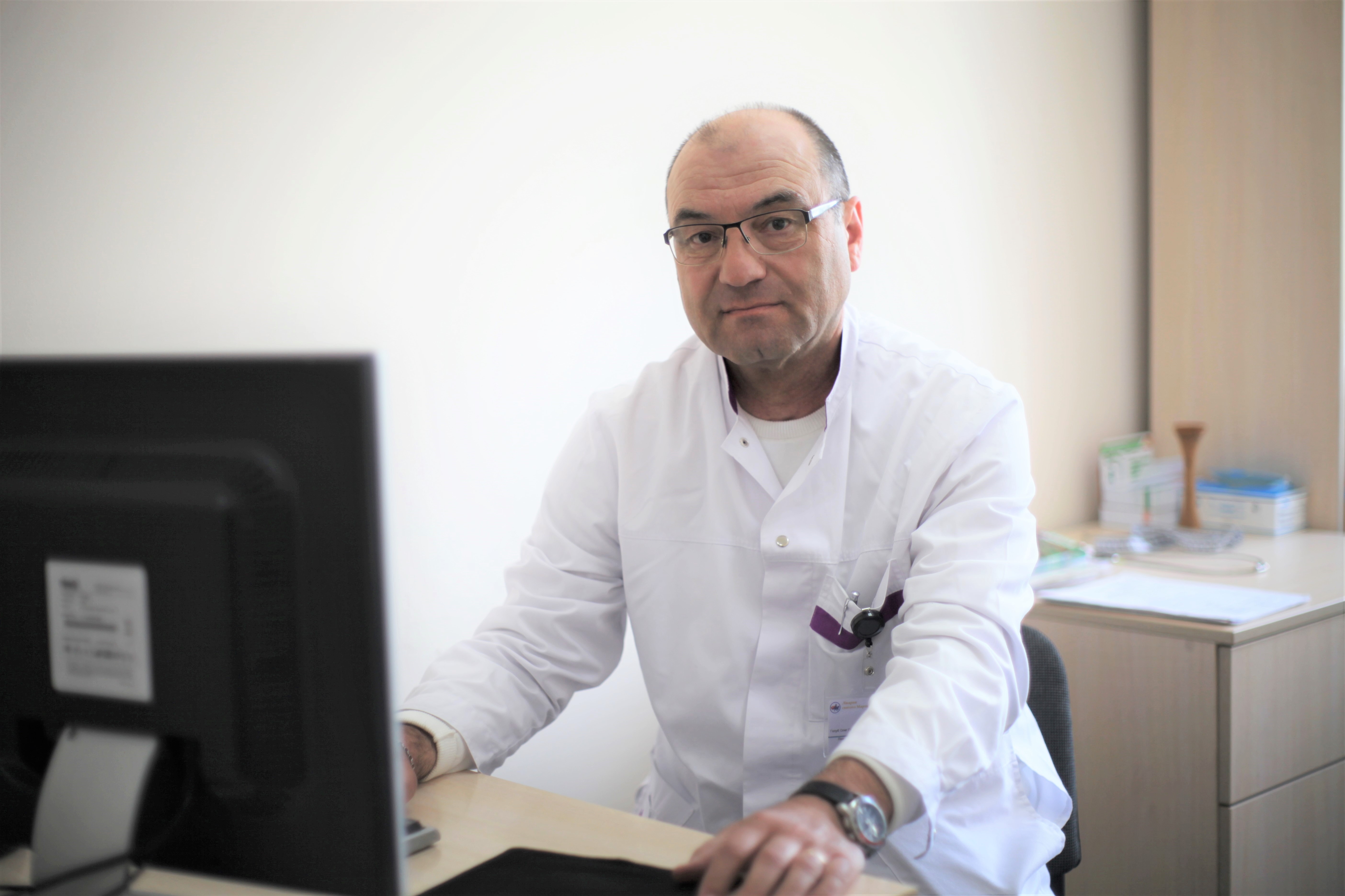 Голуб Олег Германович - завідувач жіночої консультації, лікар акушер-гінеколог