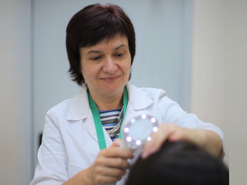 Чому волосся випадає від стресу