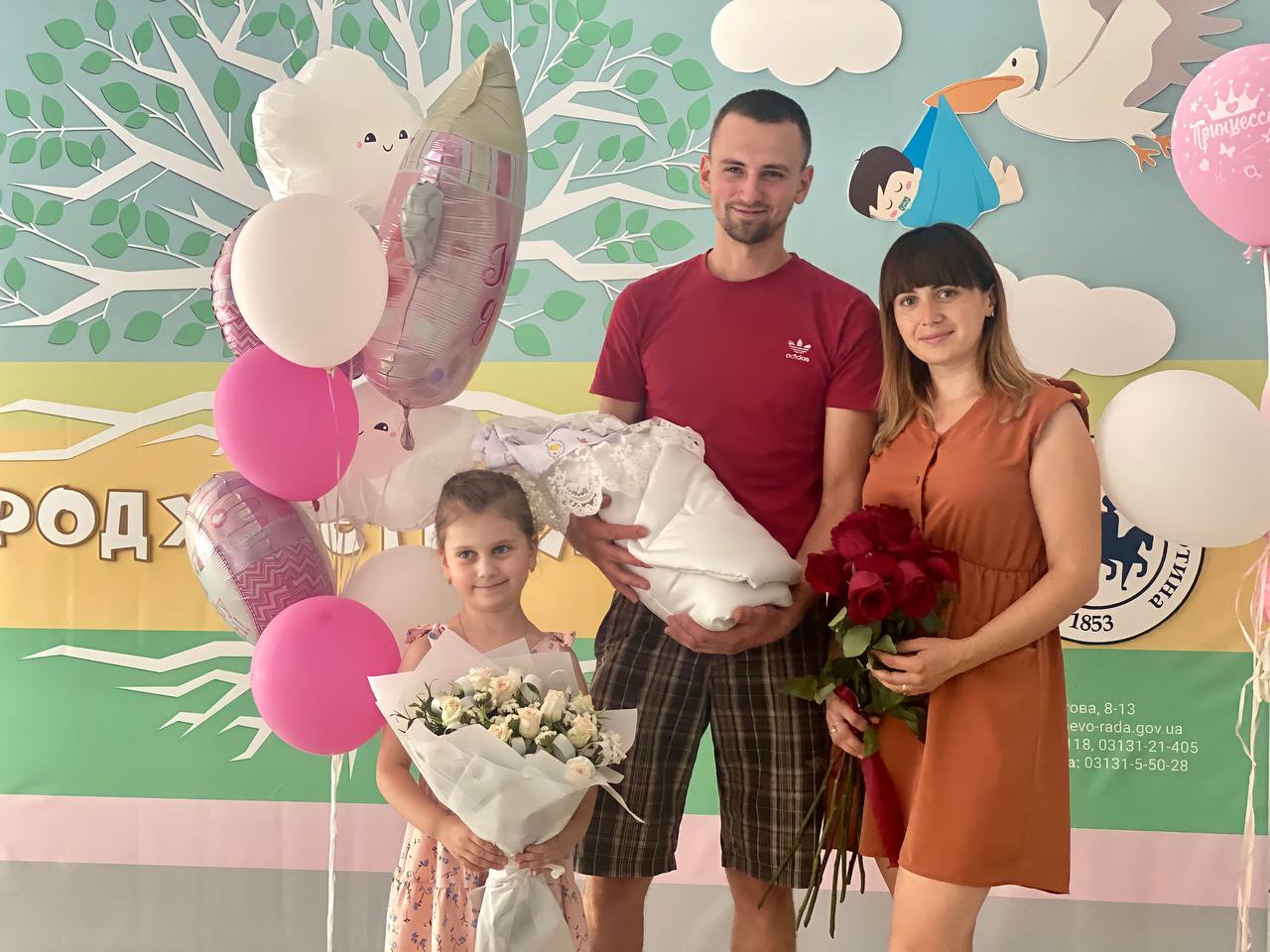 Скільки та як важити дитину після народження?