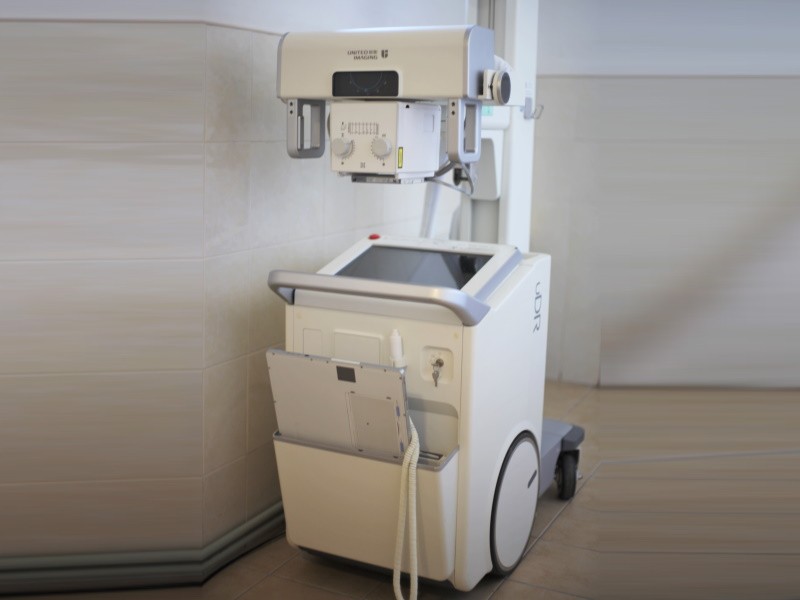 Cучасний мобільний цифровий рентгенівський апарат uDR 370i