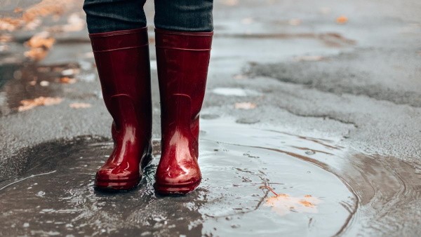 Промокли ноги: 5 порад, що допоможуть залишитися здоровим