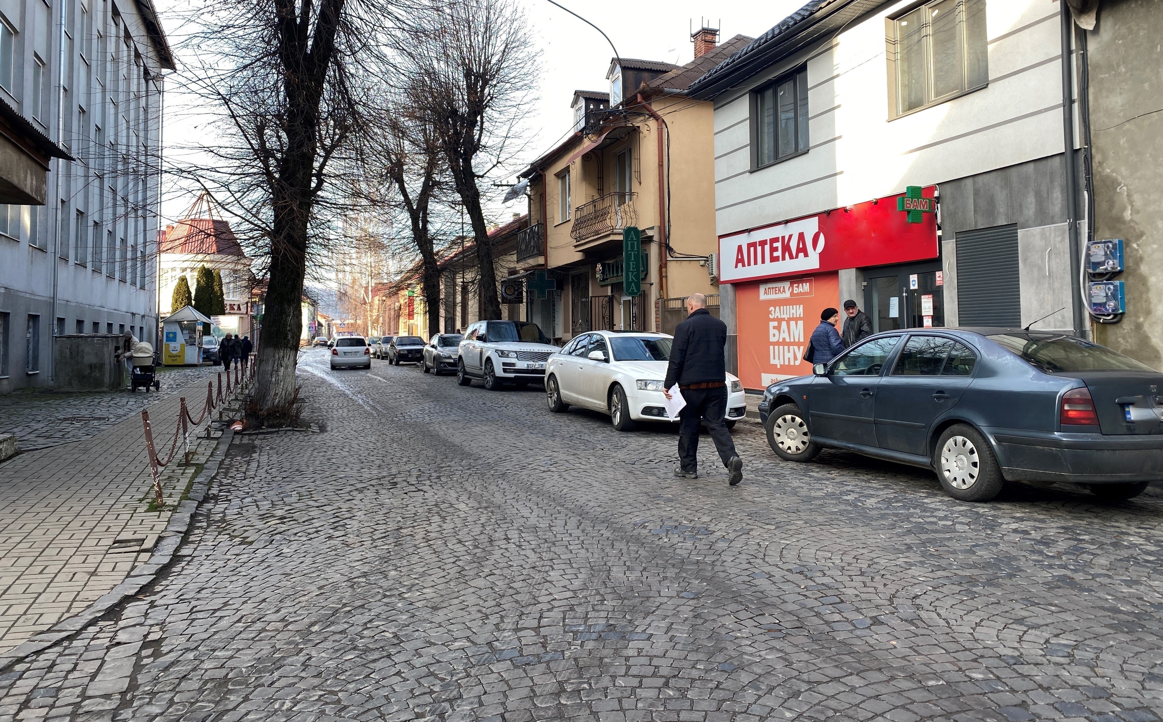 Нагадуємо про правила паркування автомобілів на території Лікарні Святого Мартина