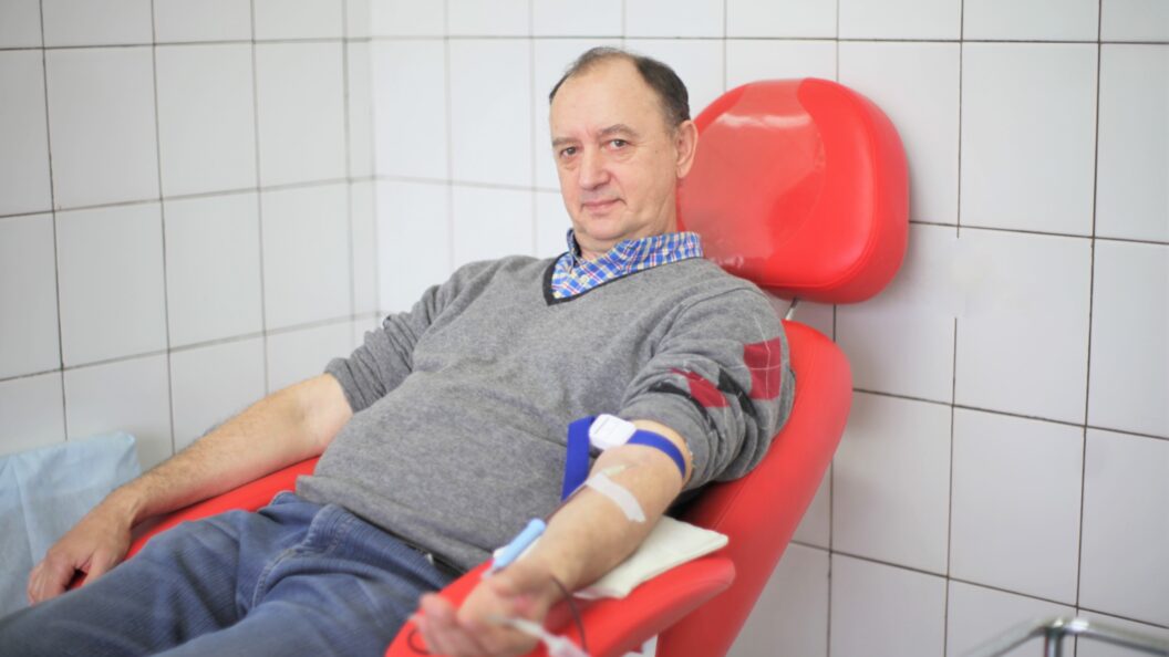Пан Валерій, від початку повномасштабної війни в Україні він здає кров кожні 2 місяці