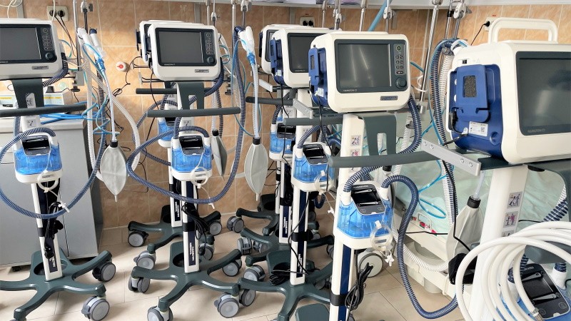 Лікарня Святого Мартина за кошти з місцевого бюджету придбала 8 нових апаратів ШВЛ (штучної вентиляції легень) HAMILTON‑C1