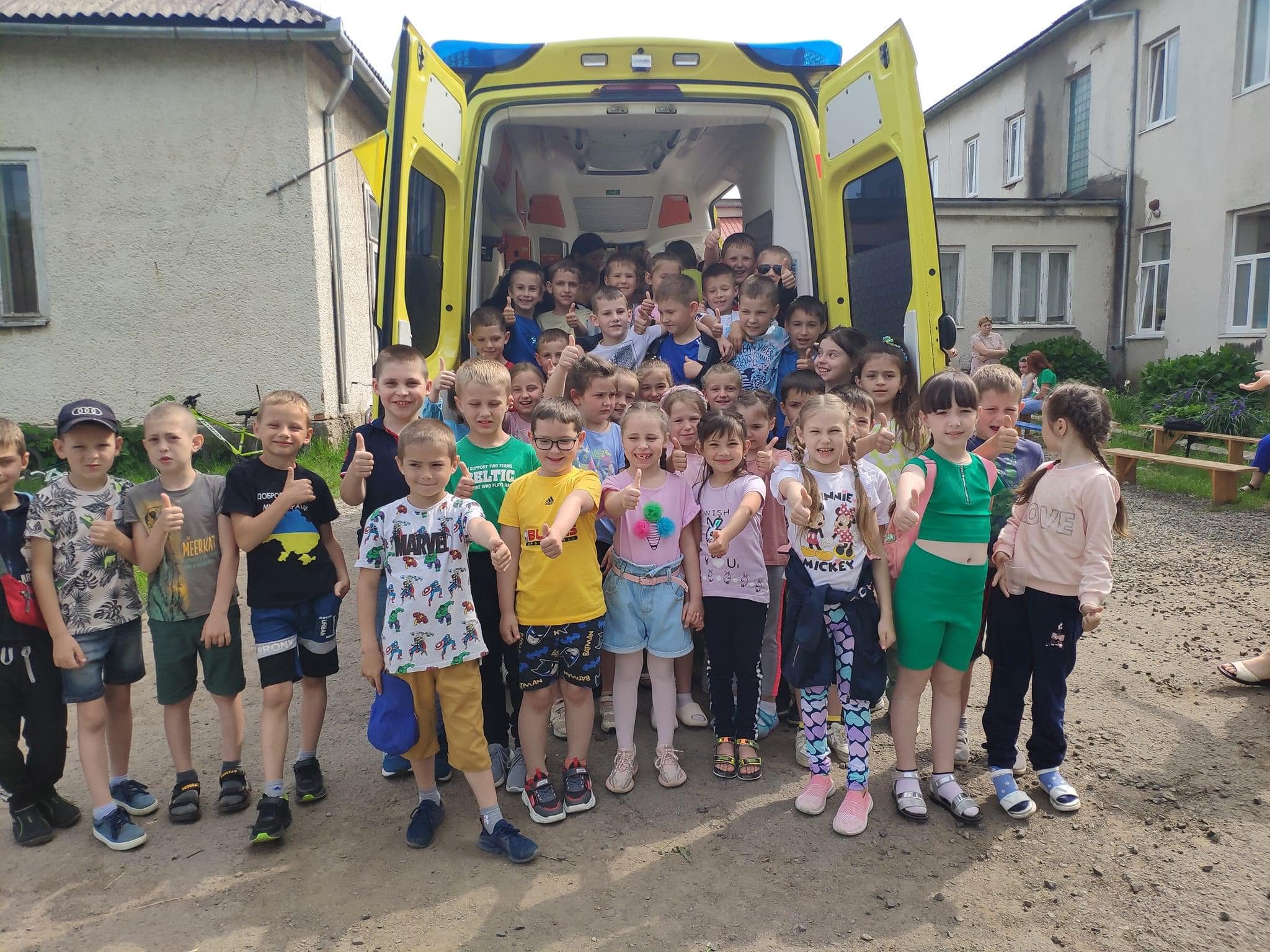 Наших лікарів запросили на "День здоров'я" до Новодавидківської ЗОШ І-ІІІ ступенів