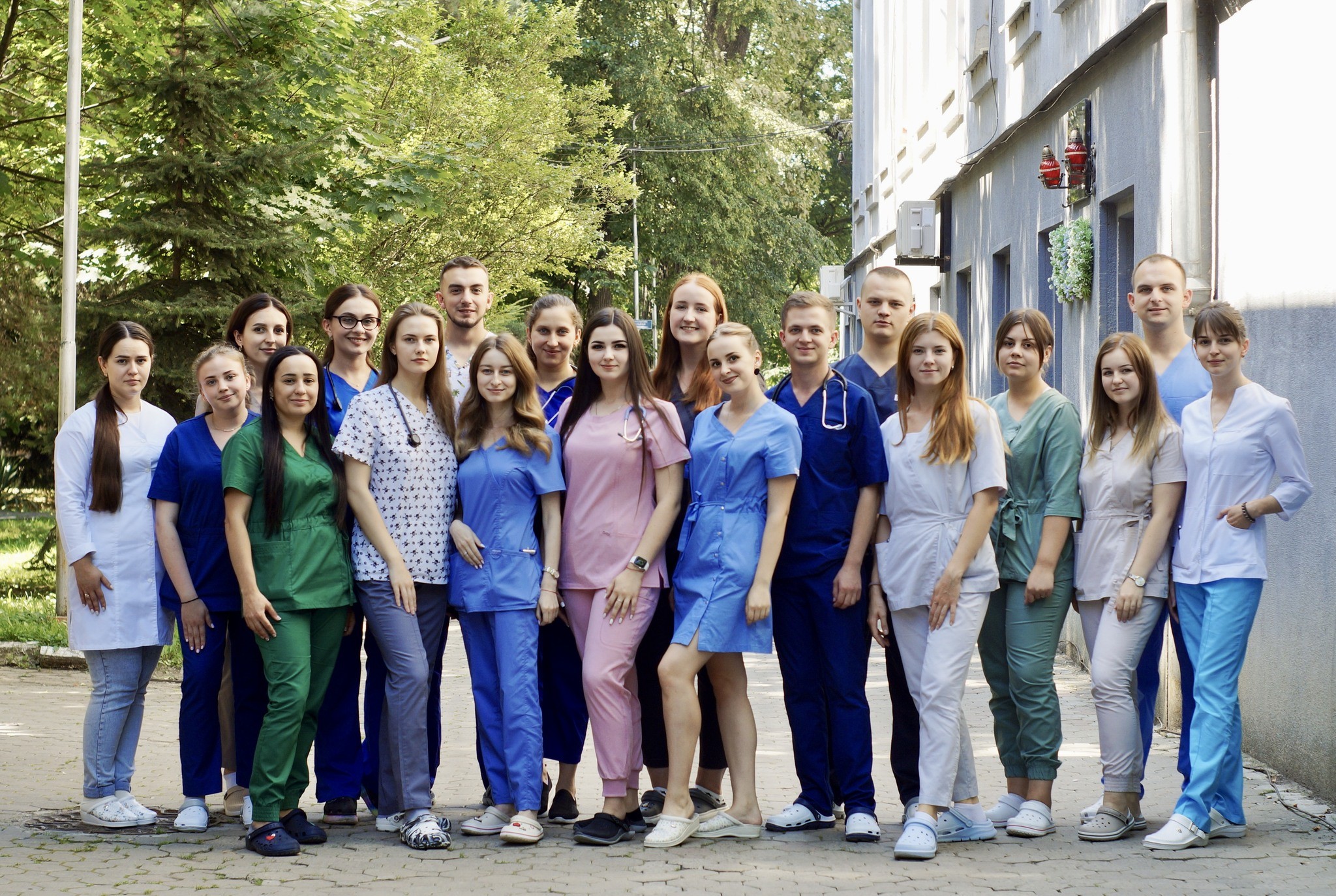 У Лікарні Святого Мартина здобувають знання та досвід 35 лікарів-інтернів, 9 з них першого року навчання