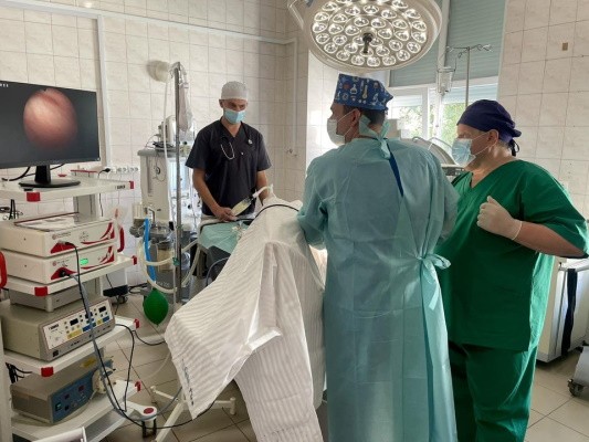 У Лікарні Святого Мартина вперше проведено ендоскопічну корекцію міхурово-сечовідного рефлюксу у дитини