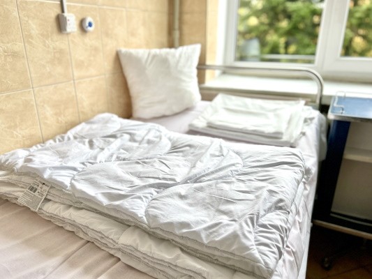 Пацієнтів онкологічного відділення забезпечено комфортними подушками та ковдрами