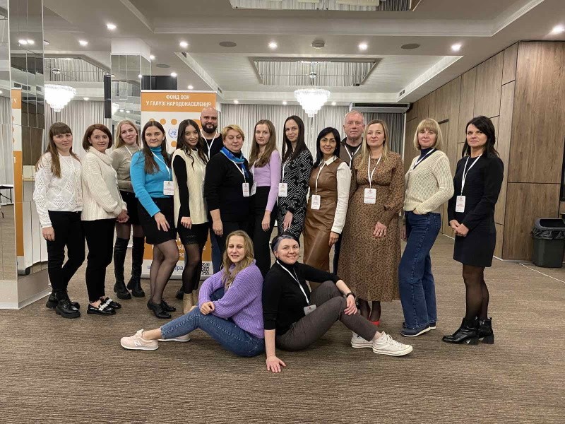 Участь у тренінгу "Підвищення потенціалу надавачів соціальних послуг постраждалим від домашнього насильства та насильства за ознакою статі"