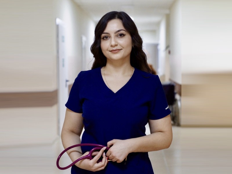 Андрусь Аліна Михайлівна - лікар-терапевт відділення екстренної медичної допомоги.