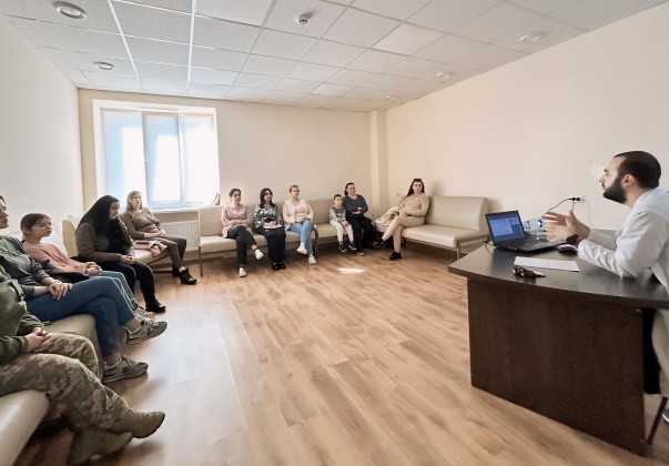 Чергове заняття у "Школі усвідомлених батьків"