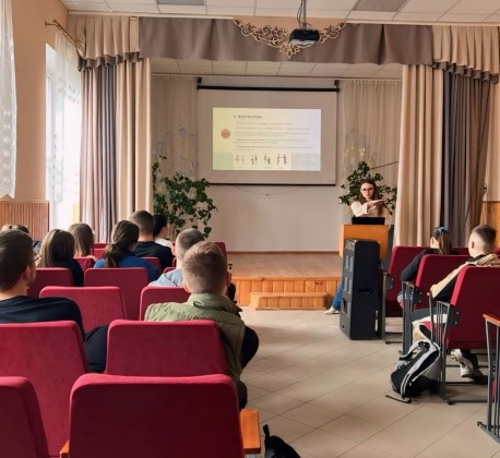 Фахівці нашої лікарні продовжують проводити пізнавальні лекції для школярів