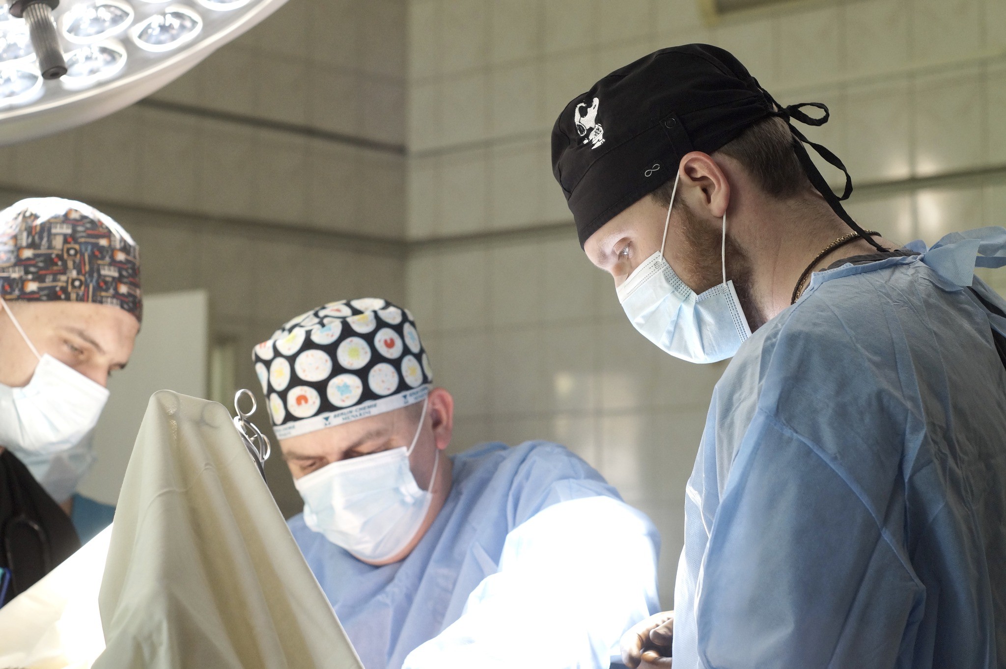 Лікарі ортопеди-травматологи Гавришко Борис та Рубіш Олександр провели одномоментно 4 операції