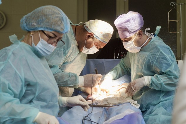 Хірургічні операції. За що пацієнт не повинен платити?