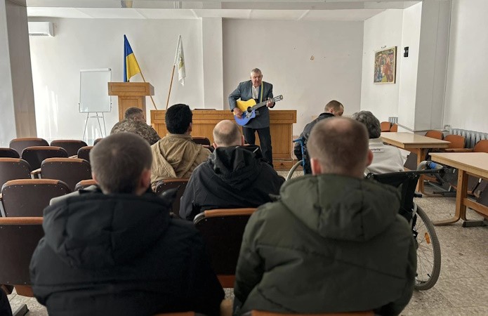 Днями Лікарню Святого Мартина відвідали актори гумористичного театру "Шарж"