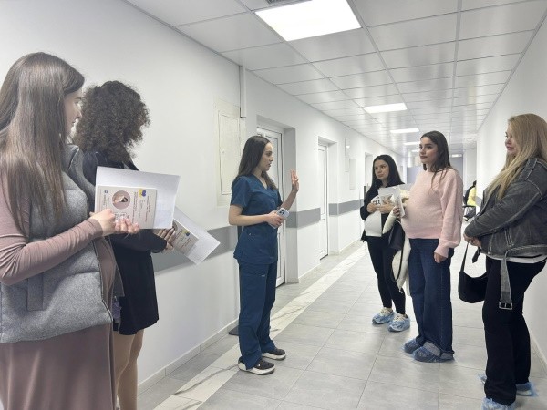 Заняття в Академії вагітності