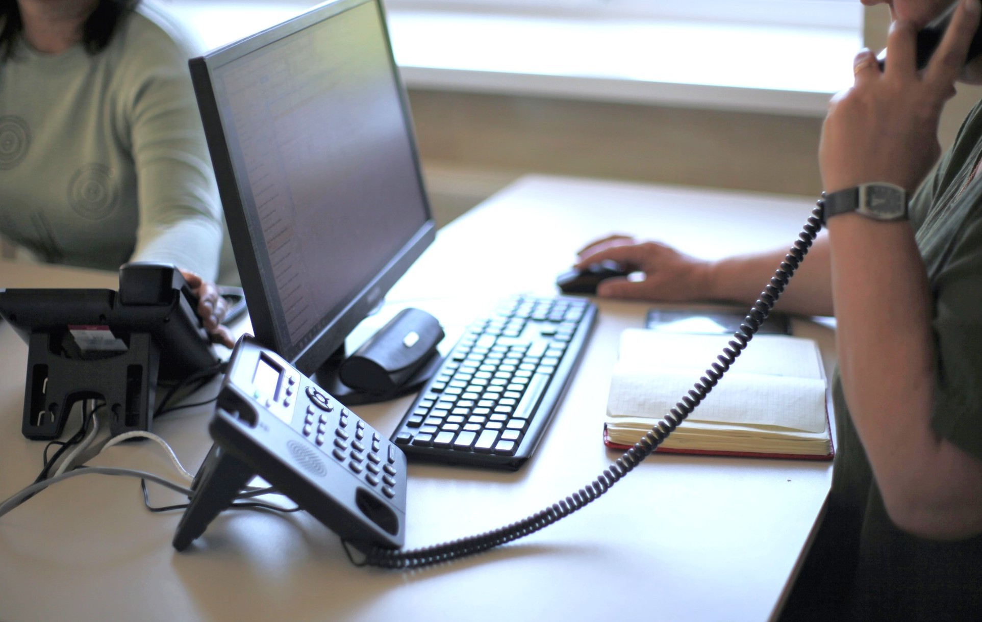 Щотижня наш кол-центр приймає близько 7000 дзвінків Щотижня наш кол-центр приймає близько 7000 дзвінків