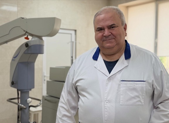 У Лікарні Святого Мартина проводять операції зі встановлення штучного кришталика