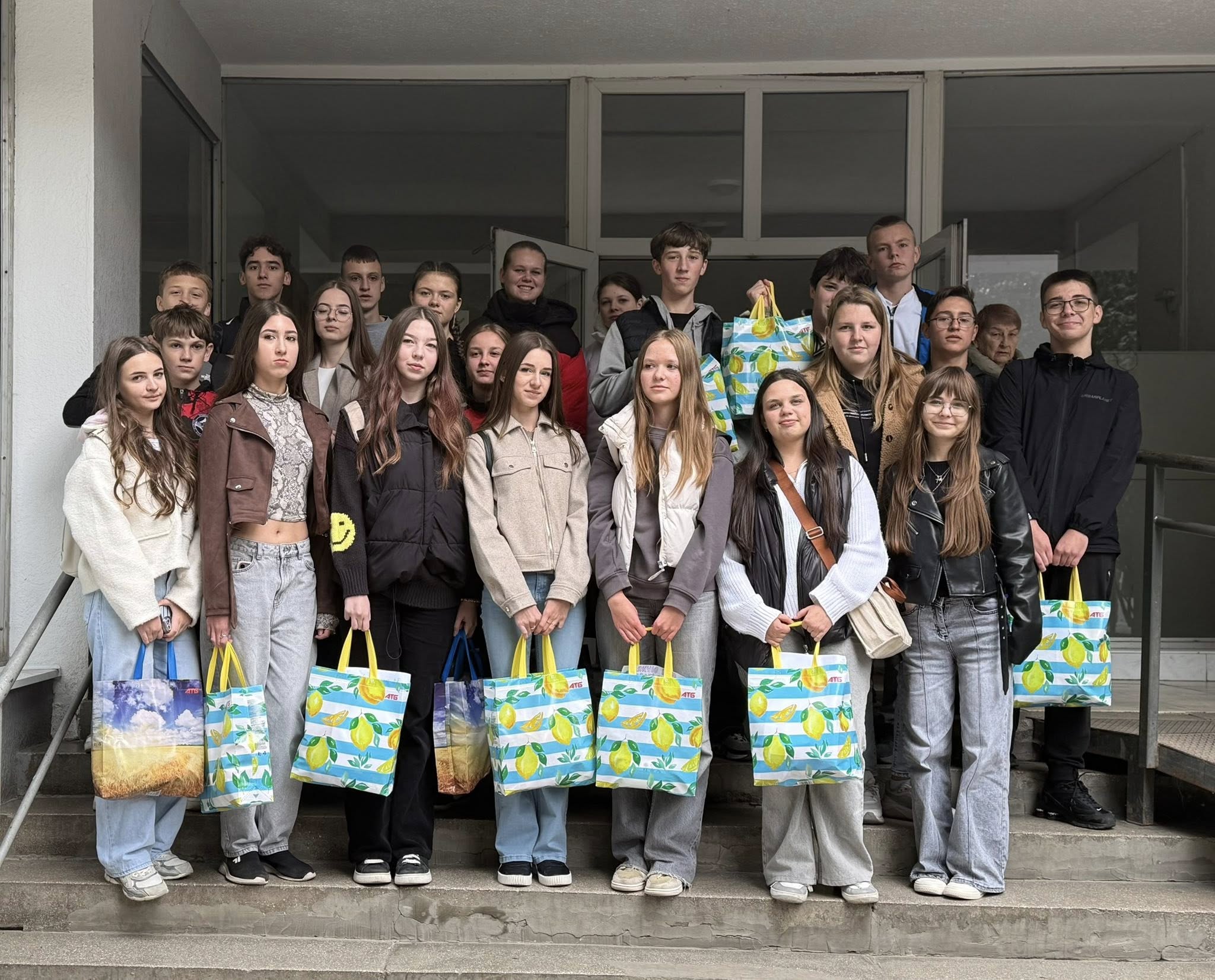 До військовослужбовців, які наразі проходять лікування та реабілітацію у нашому закладі