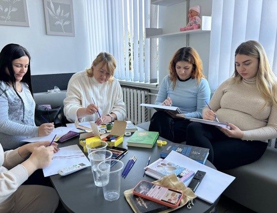 Арт-терапевтичний тренінг для майбутніх мам Арт-терапевтичний тренінг для майбутніх мам