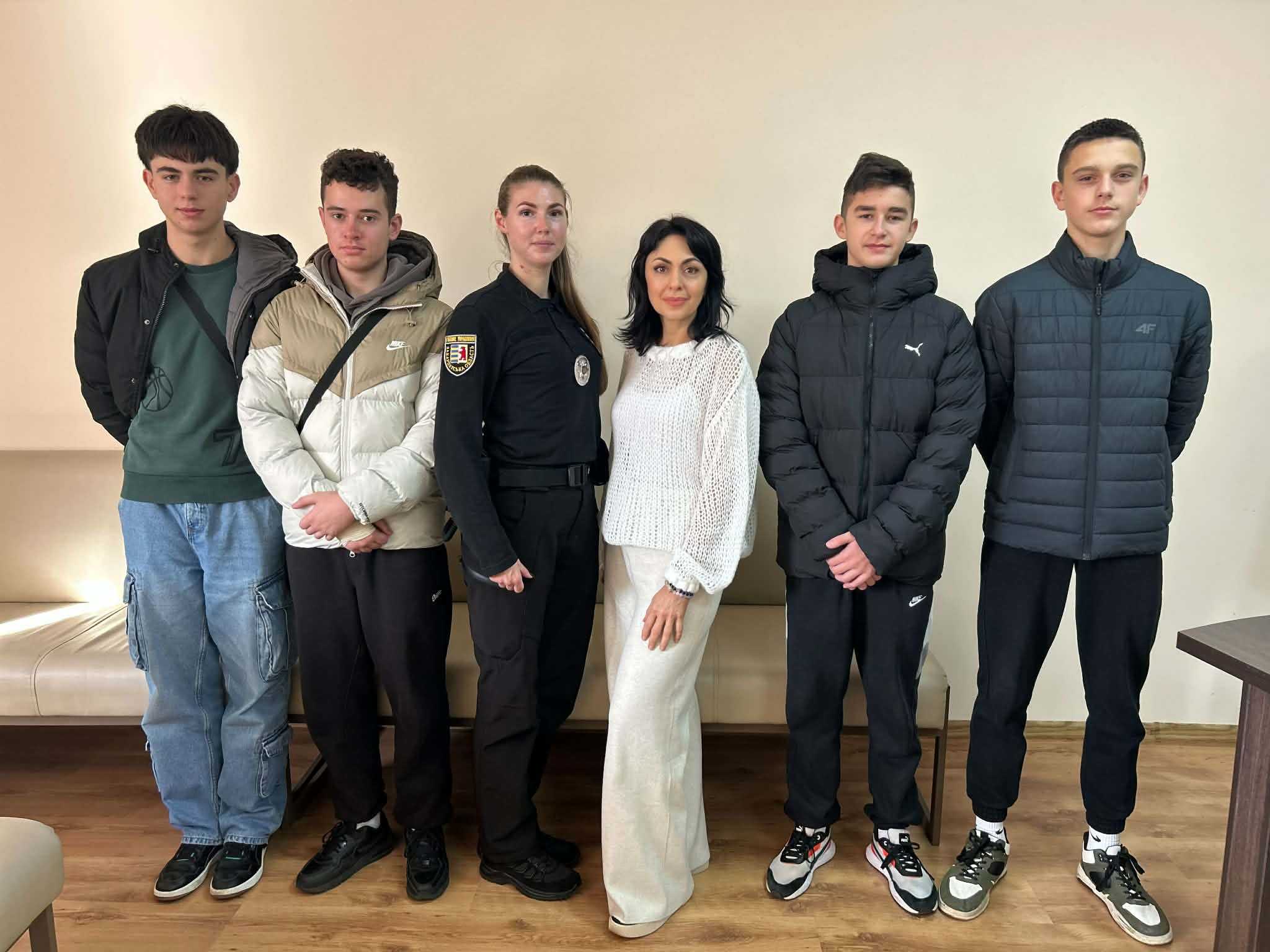 Дитячий психолог Лікарні Святого Мартина Вікторія Басараб провела змістовну зустріч з учнями 9-А класу ЗОШ №3 Дитячий психолог Лікарні Святого Мартина Вікторія Басараб провела змістовну зустріч з учнями 9-А класу ЗОШ №3