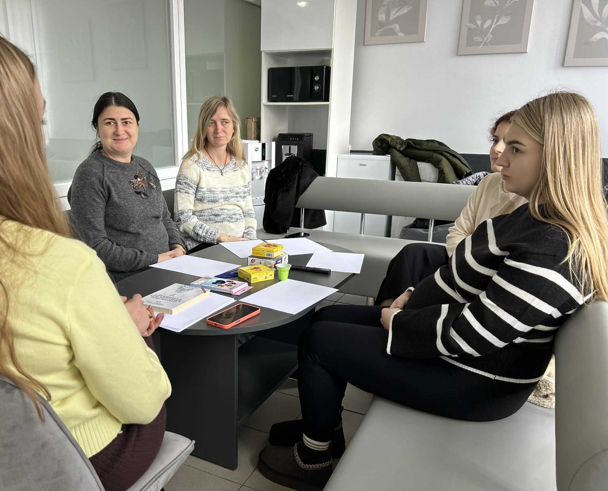 У Лікарні Святого Мартина відбулася чергова зустріч майбутніх мам із психологом Світланою Загородньою У Лікарні Святого Мартина відбулася чергова зустріч майбутніх мам із психологом Світланою Загородньою