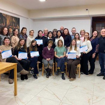 photo_5192792551415548919_y