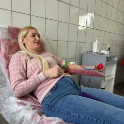 photo_5257991997509801252_y