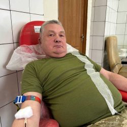 photo_5257991997509801253_y