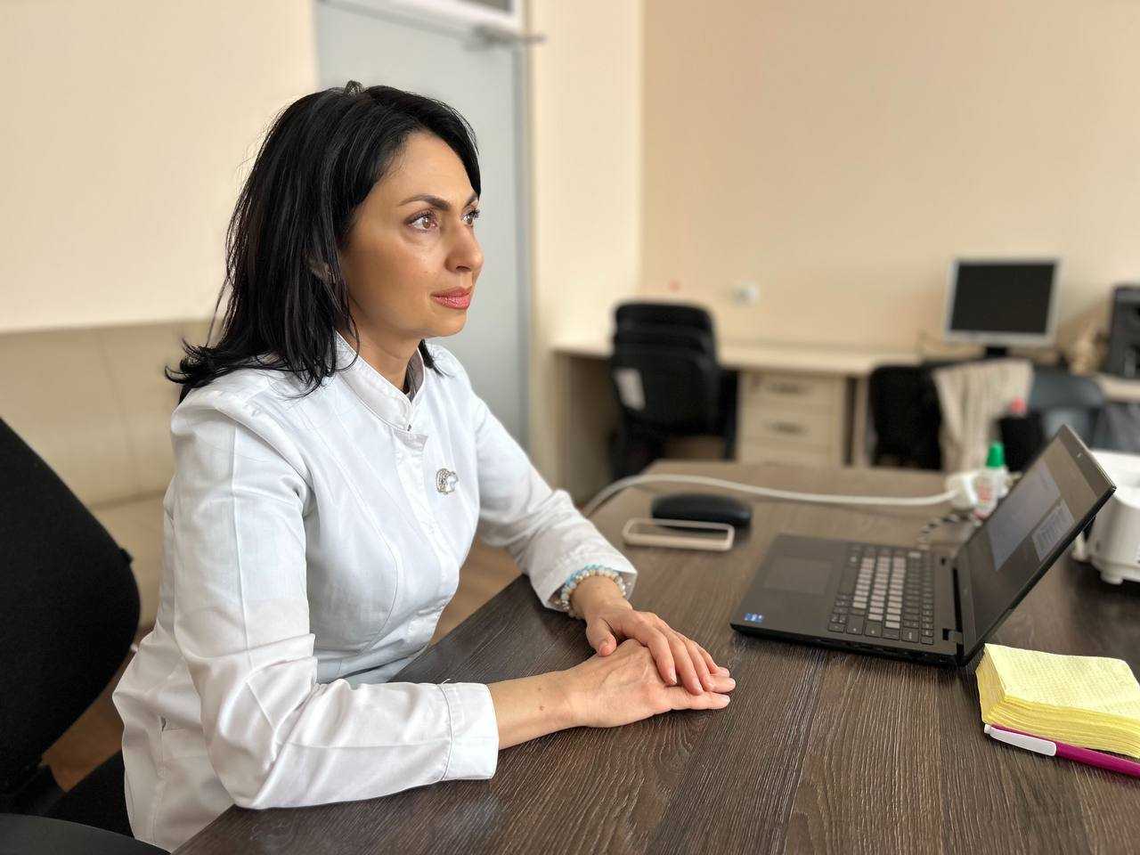 Дитячий психолог Лікарні Святого Мартина Вікторія Басараб провела зустріч з учнями 11 класу Спеціалізованої школи І-ІІІ ступенів №3 ім.Ф.Ракоці ІІ на важливу тему профілактики суїцидальної поведінки серед підлітків