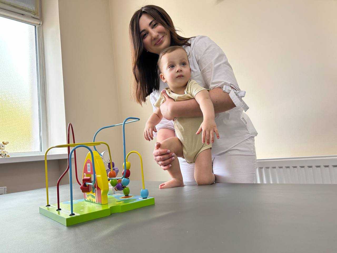 Віхи розвитку дитини: коли варто звернутися до дитячого фізичного терапевта