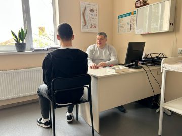 У Дитячій консультації Лікарні Святого Мартина прийом веде дитячий уролог та хірург — Владислав Стець