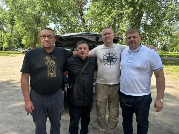 Медичний капелан Лікарні Святого Мартина отець Михайло Софілканич здійснив гуманітарну місію до українських військових Медичний капелан Лікарні Святого Мартина отець Михайло Софілканич здійснив гуманітарну місію до українських військових