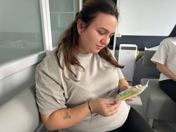 В «Академії вагітності» Лікарні Святого Мартина майбутні батьки регулярно знайомляться з важливими темами, які стосуються пологів і перших днів життя малюка В «Академії вагітності» Лікарні Святого Мартина майбутні батьки регулярно знайомляться з важливими темами, які стосуються пологів і перших днів життя малюка
